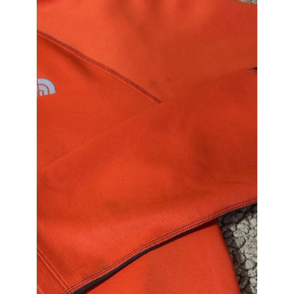 The North Face Flashdry MensTop Large Red 1/4 Zip Pullover Lightweight Thumbloop